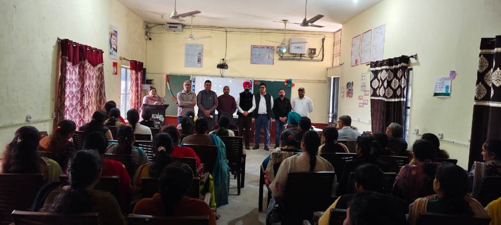 A oneday seminar was organized for teachers teaching English to classes 6 to 8 at School of Eminence Garhshankar